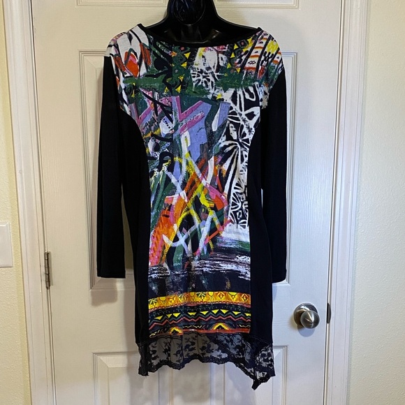 Parsley & Sage Black Multicolor Tunic Top with Lace on Bottom - Picture 3 of 7